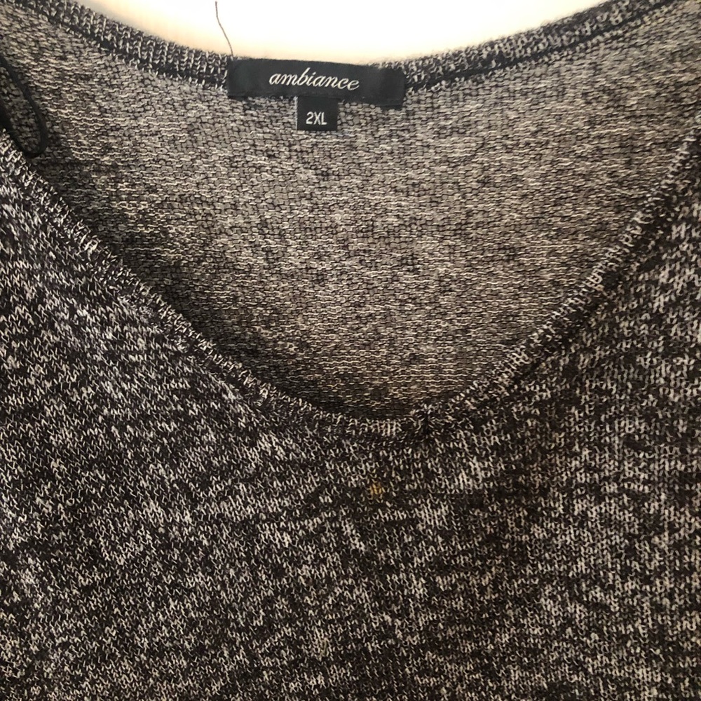 Plus Size Top - Picture 2 of 3